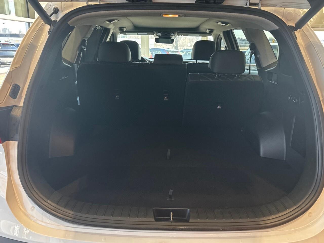 2022 Hyundai Santa Fe Plug-In Hybrid Luxury AWD Photo