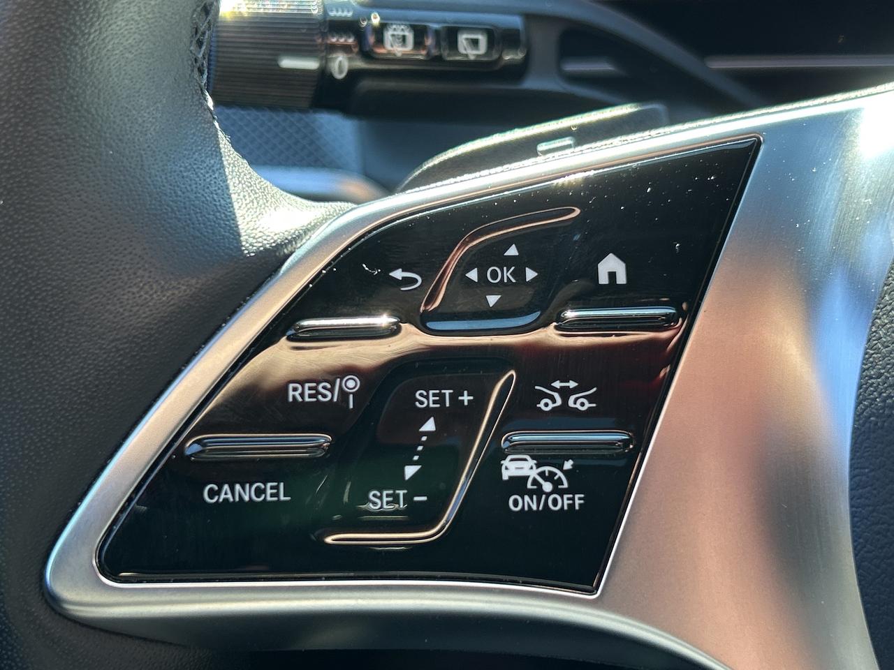 2025 Mercedes-Benz GLC GLC 300 Photo