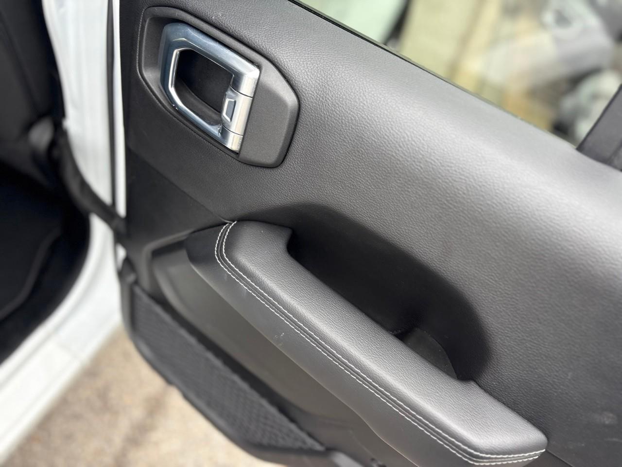 2023 Jeep Wrangler SAHARA 4DR 4X4 Photo