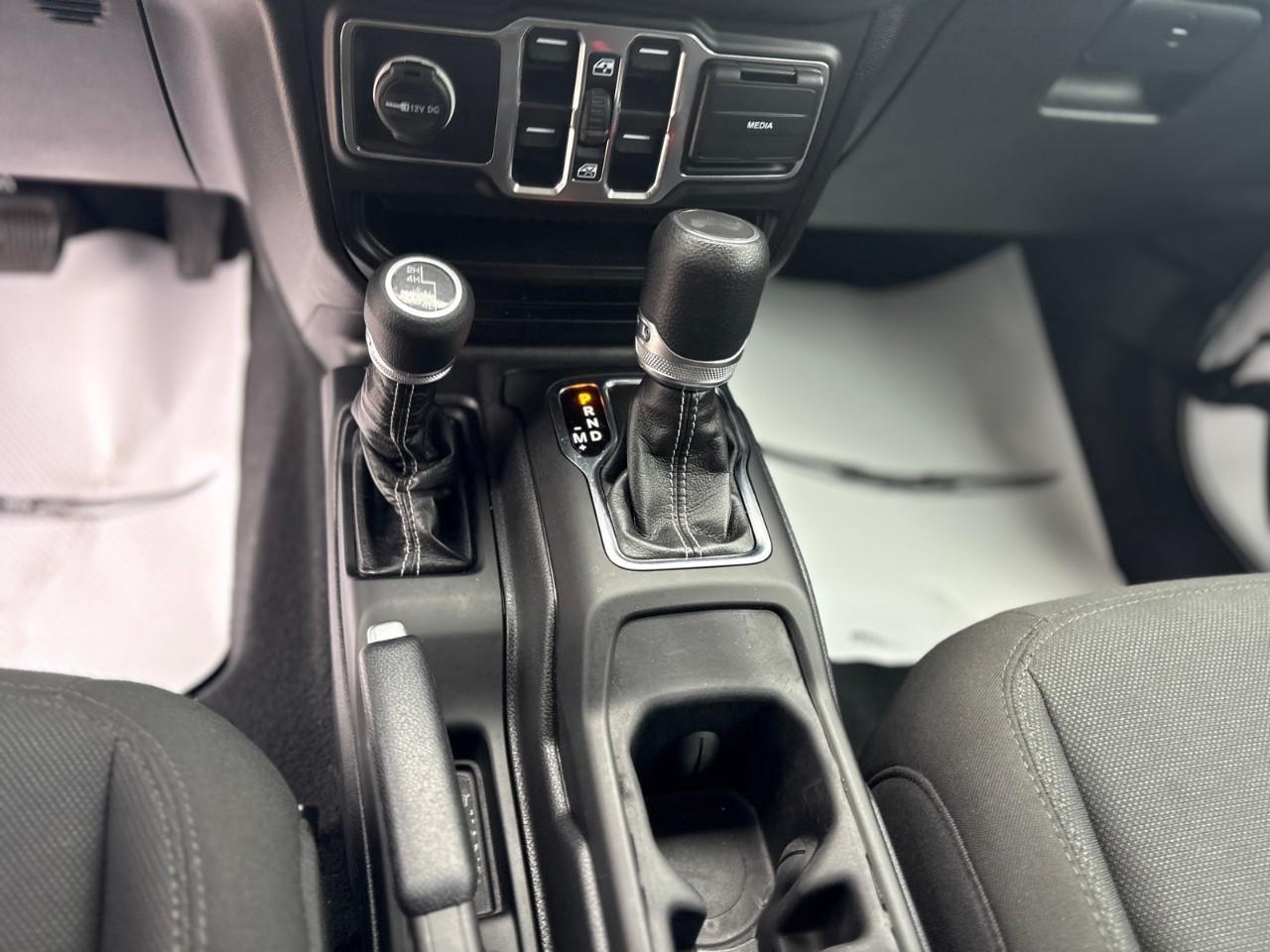 2023 Jeep Wrangler SAHARA 4DR 4X4 Photo