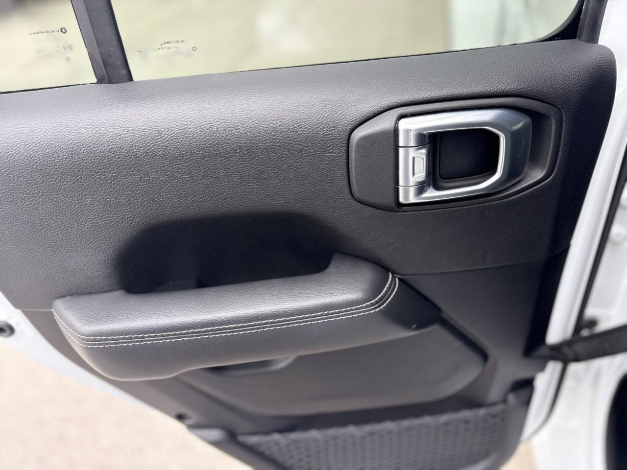 2023 Jeep Wrangler SAHARA 4DR 4X4 Photo