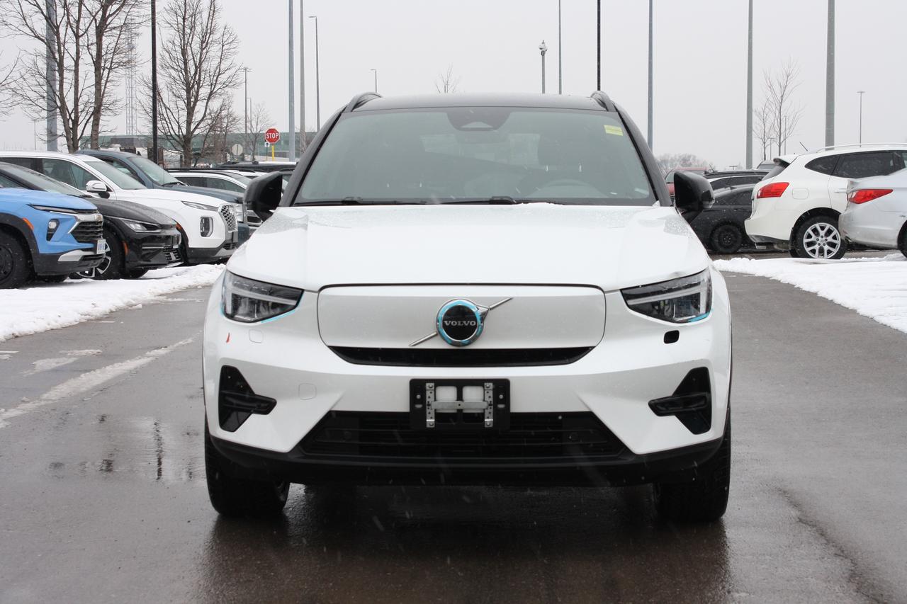 2024 Volvo XC40 Recharge Pure Electric RWD Core Photo2