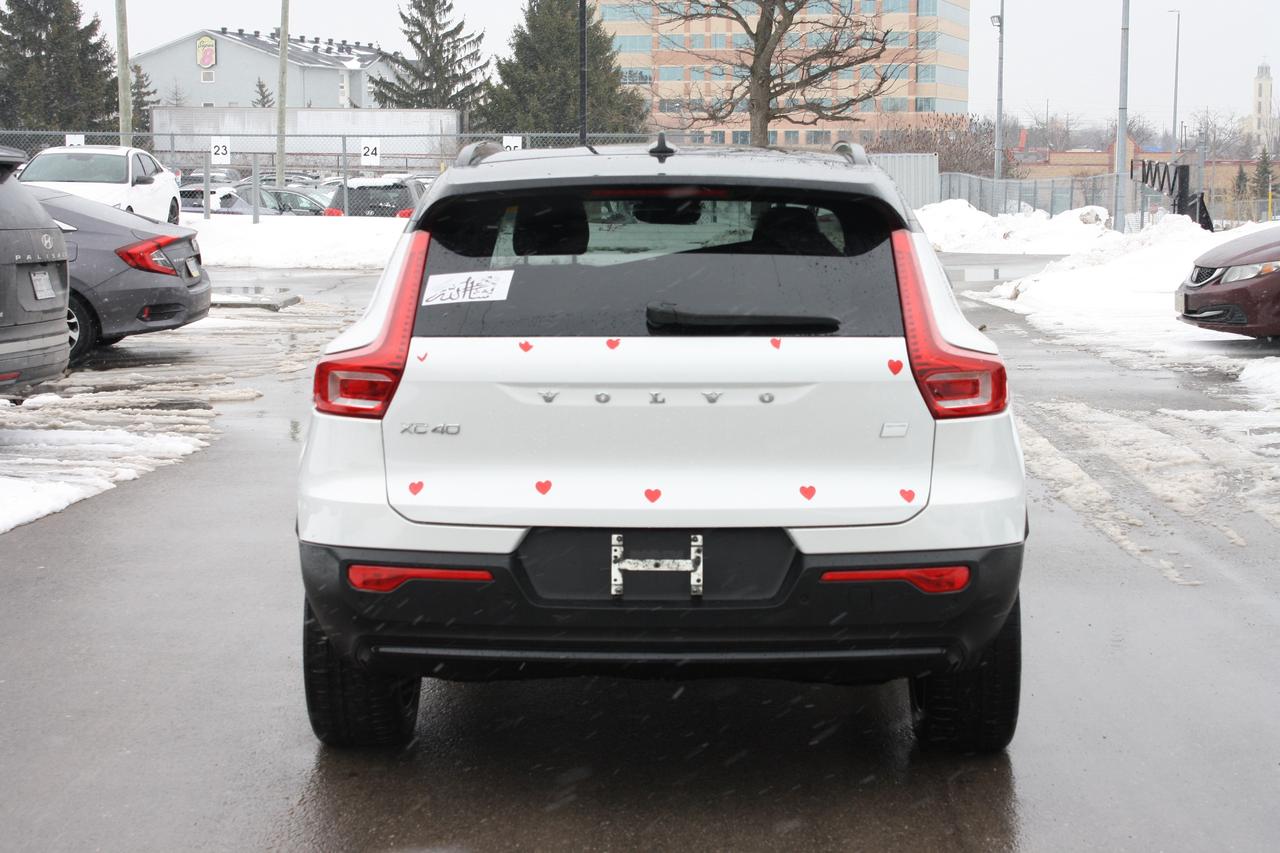 2024 Volvo XC40 Recharge Pure Electric RWD Core Photo