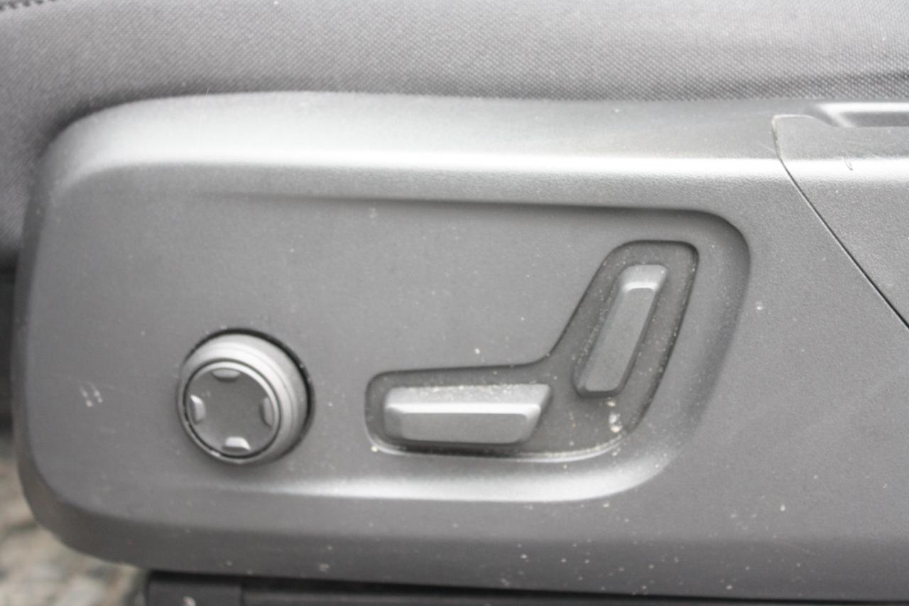 2024 Volvo XC40 Recharge Pure Electric RWD Core Photo