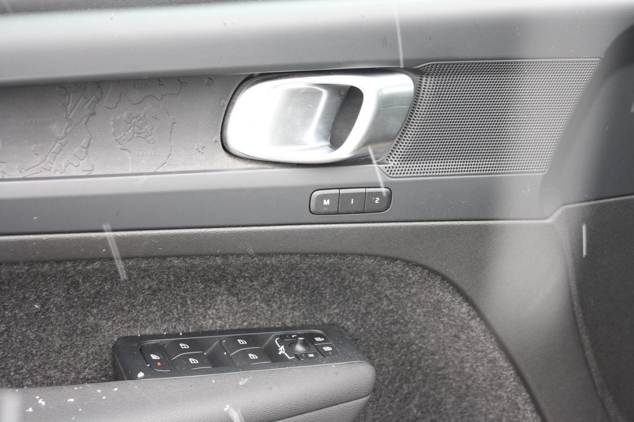 2024 Volvo XC40 Recharge Pure Electric RWD Core Photo