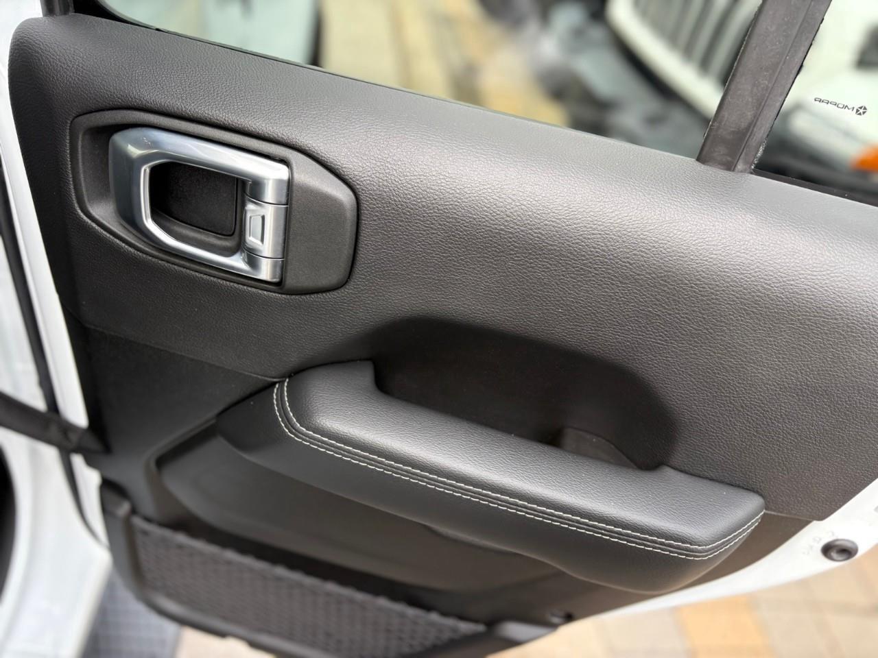 2023 Jeep Wrangler SAHARA 4DR 4X4 Photo