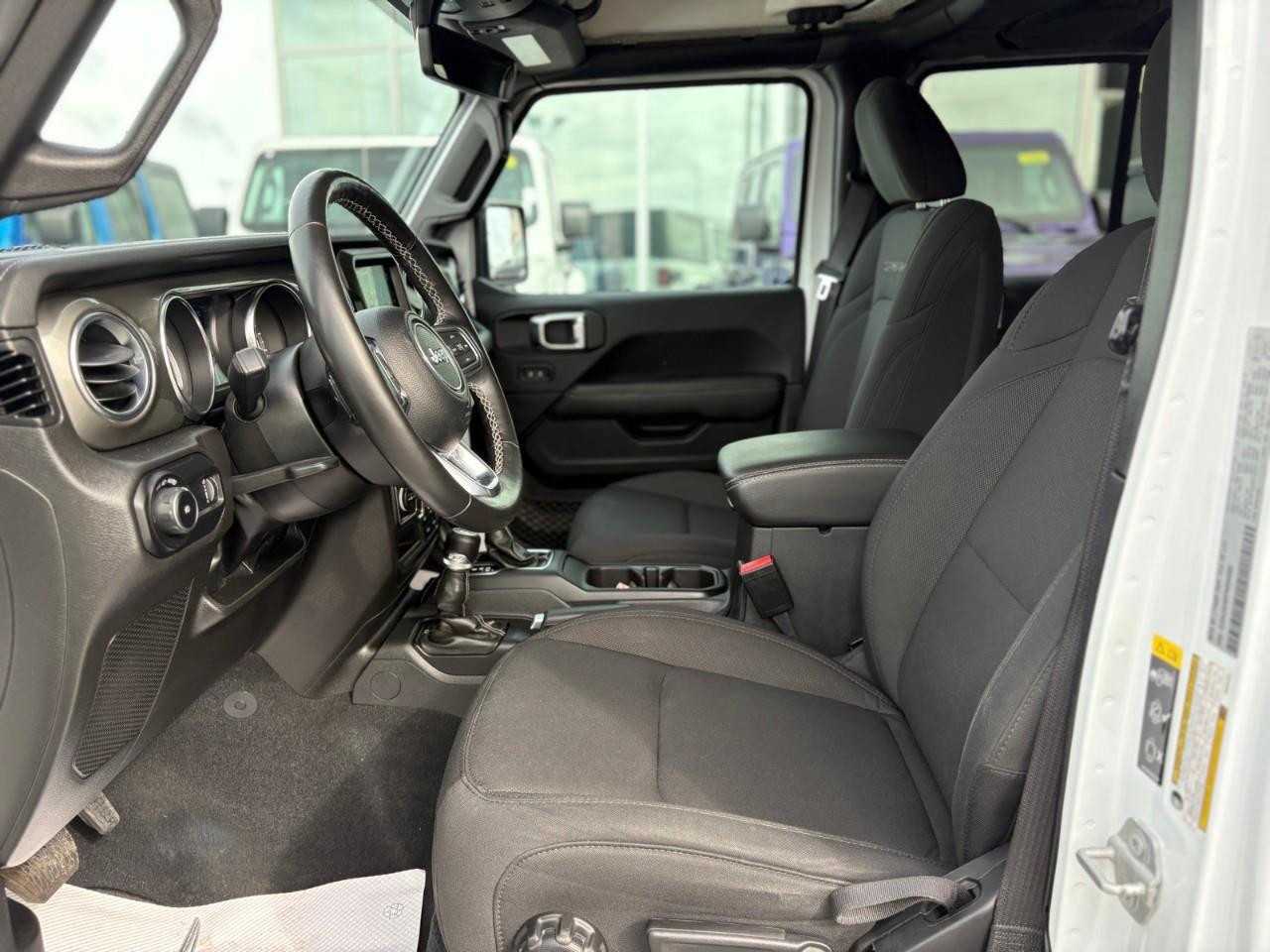 2023 Jeep Wrangler SAHARA 4DR 4X4 Photo