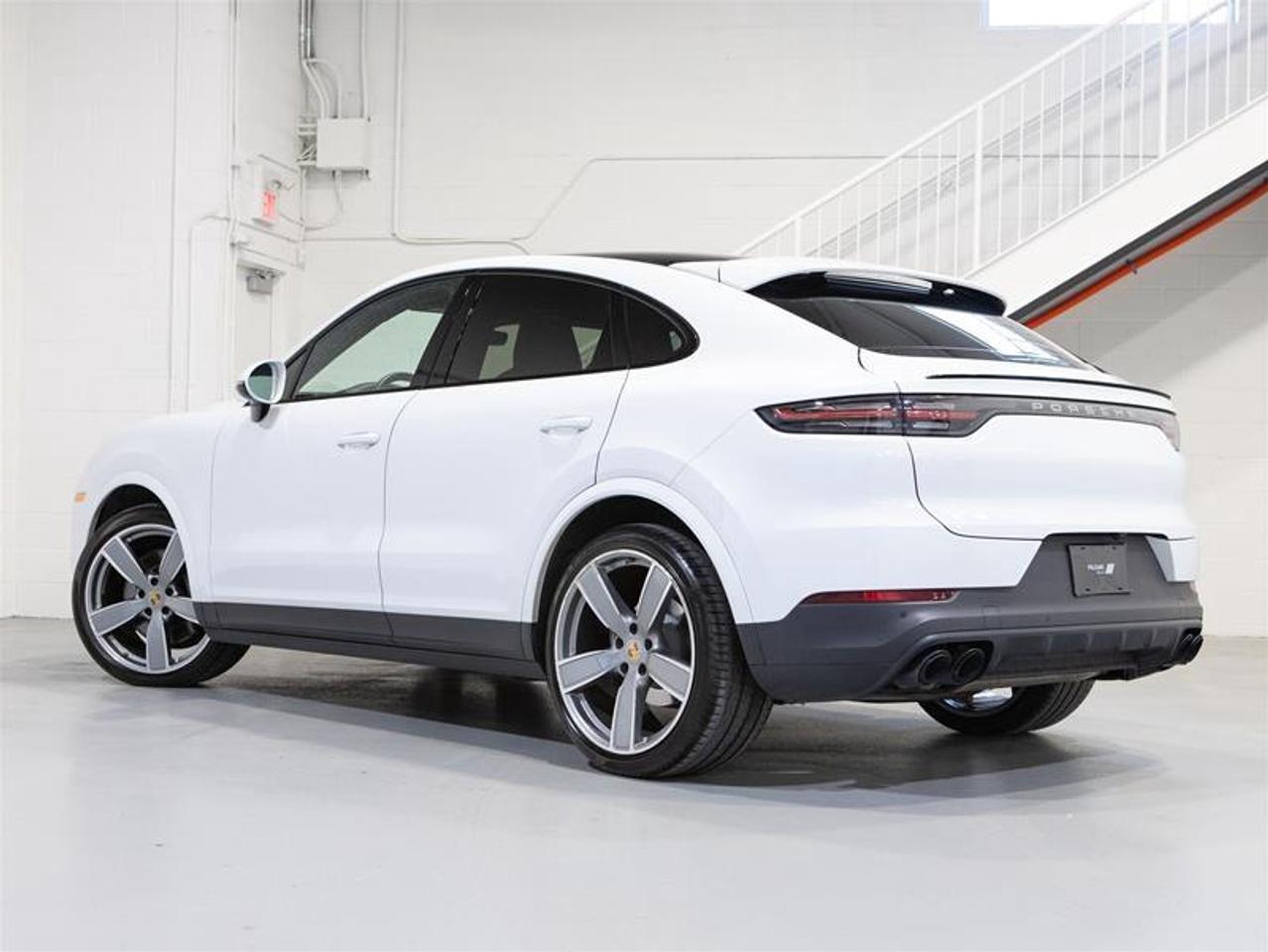2023 Porsche Cayenne Coupe Photo2