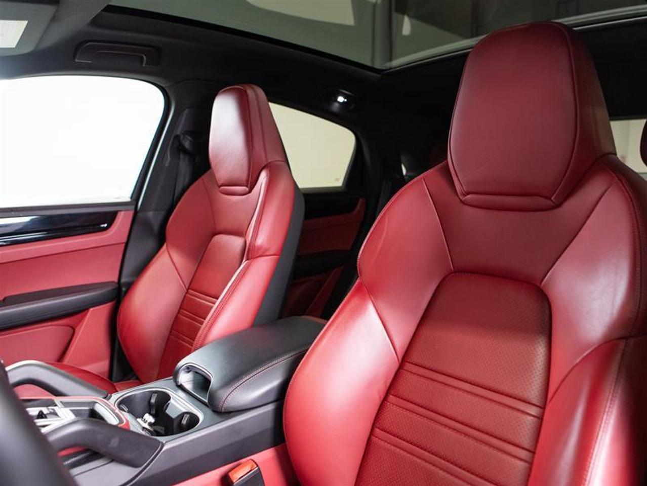 2023 Porsche Cayenne Coupe Photo