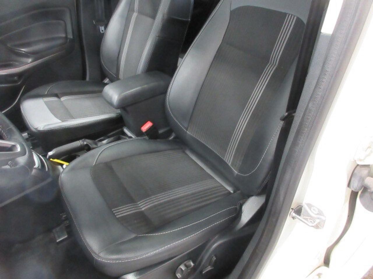 2022 Ford EcoSport SES 4WD, NAV, ROOF, APPLE/ANDROID, 27K! Photo