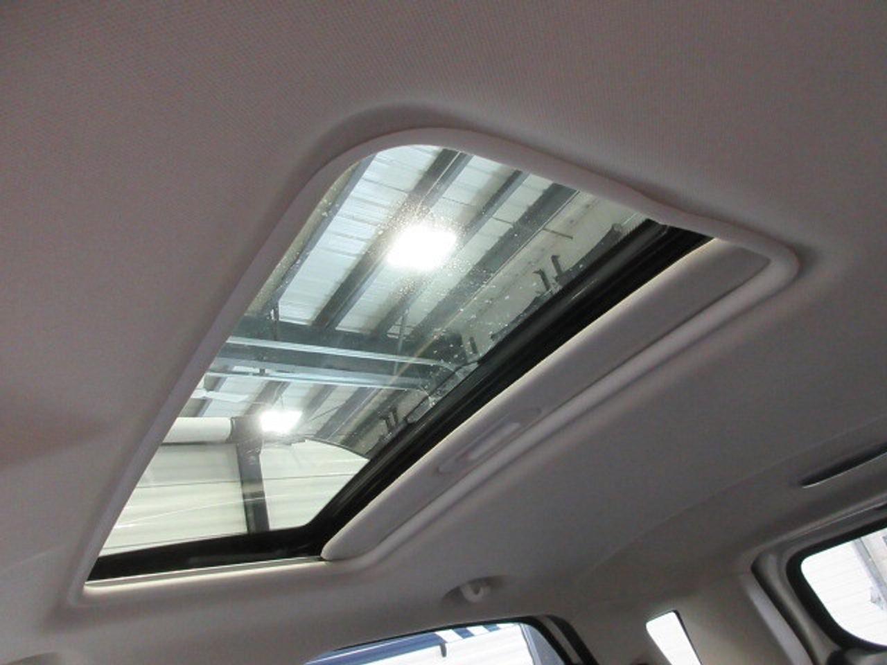 2022 Ford EcoSport SES 4WD, NAV, ROOF, APPLE/ANDROID, 27K! Photo