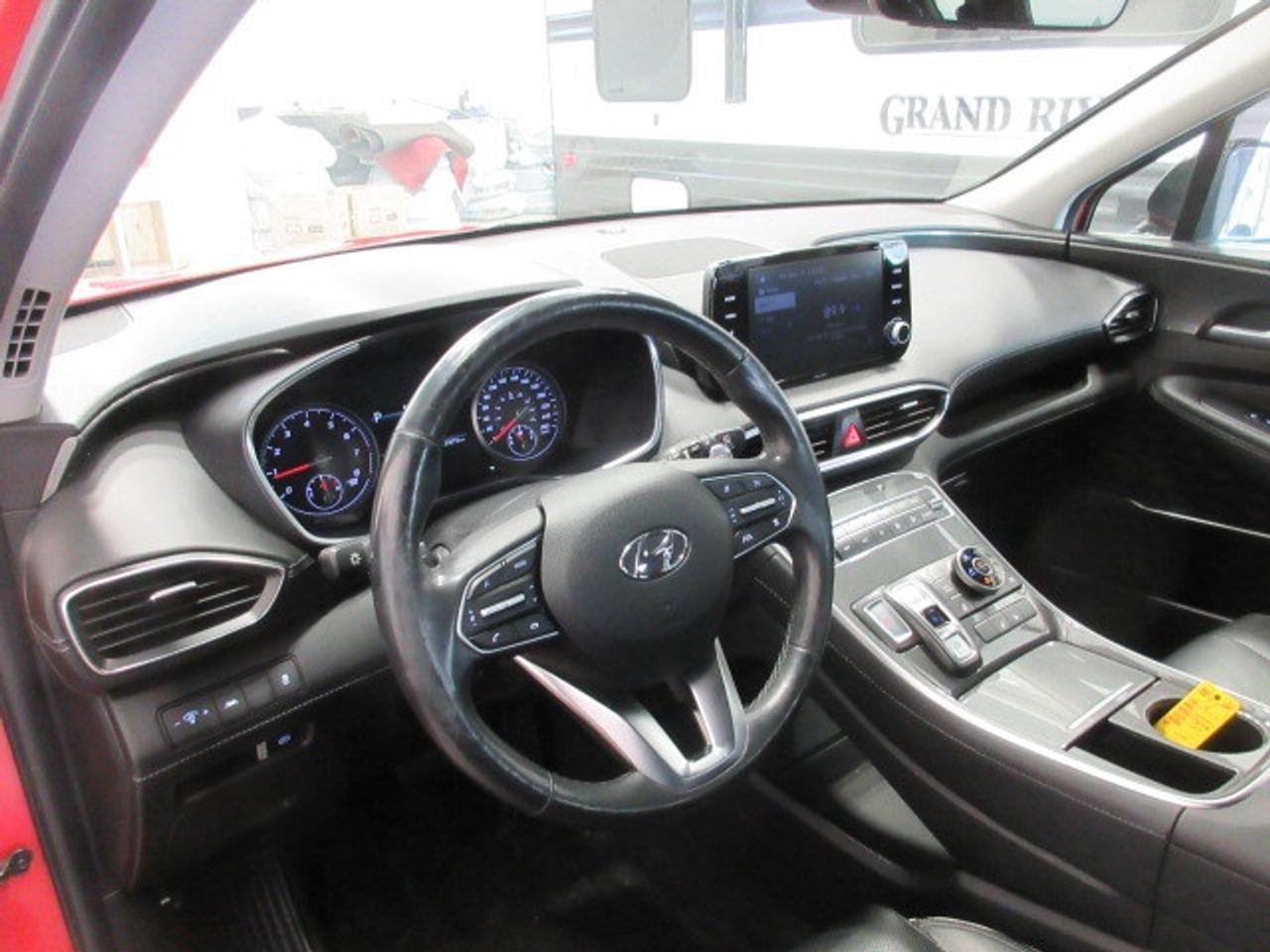 2022 Hyundai Santa Fe URBAN AWD, 2.5T, LEATHER, APPLE/ANDROID, 123K! Photo