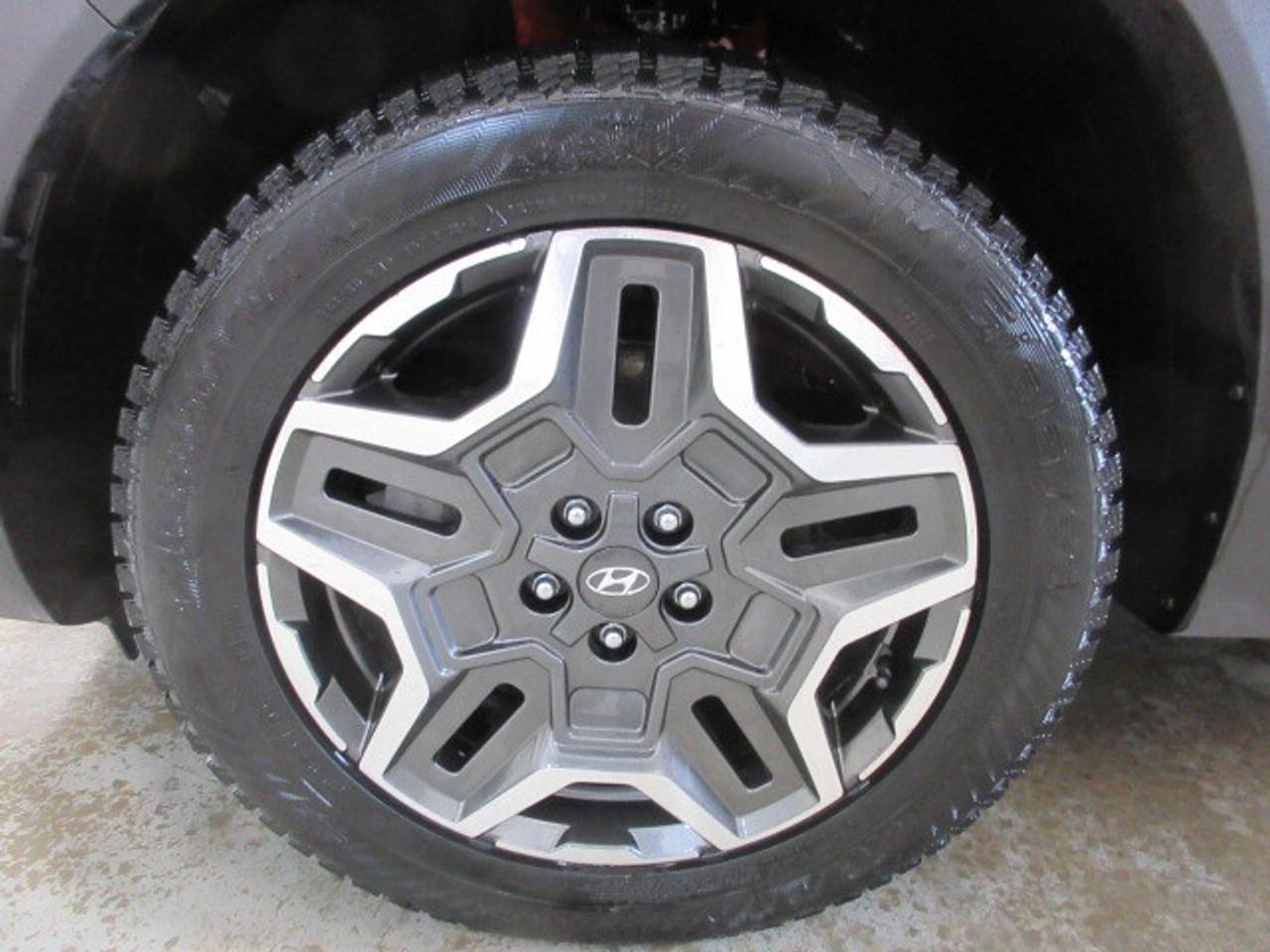 2022 Hyundai Santa Fe URBAN AWD, 2.5T, LEATHER, APPLE/ANDROID, 123K! Photo