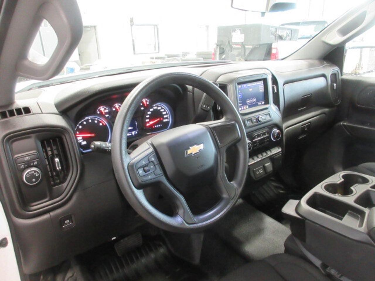 2024 Chevrolet Silverado 1500 2WD 5.3L LONGBOX REG CAB, A/C, APPLE/ANDROID, 13K! Photo
