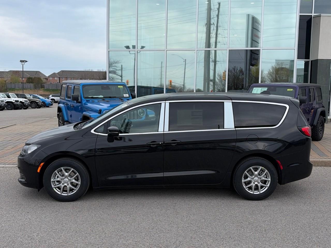 2026 Chrysler Grand Caravan SXT Front-Wheel Drive Passenger Van Photo
