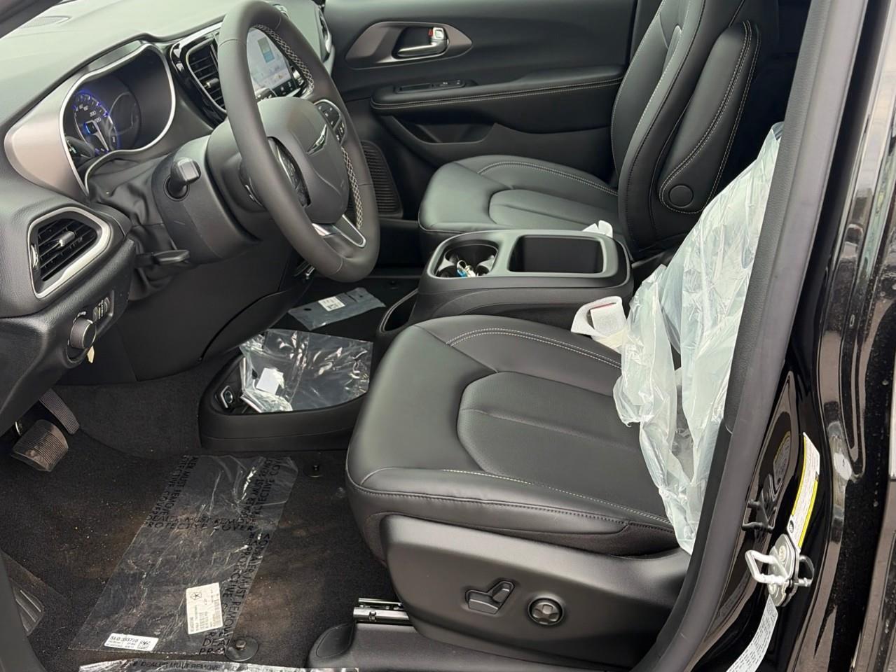 2026 Chrysler Grand Caravan SXT Front-Wheel Drive Passenger Van Photo