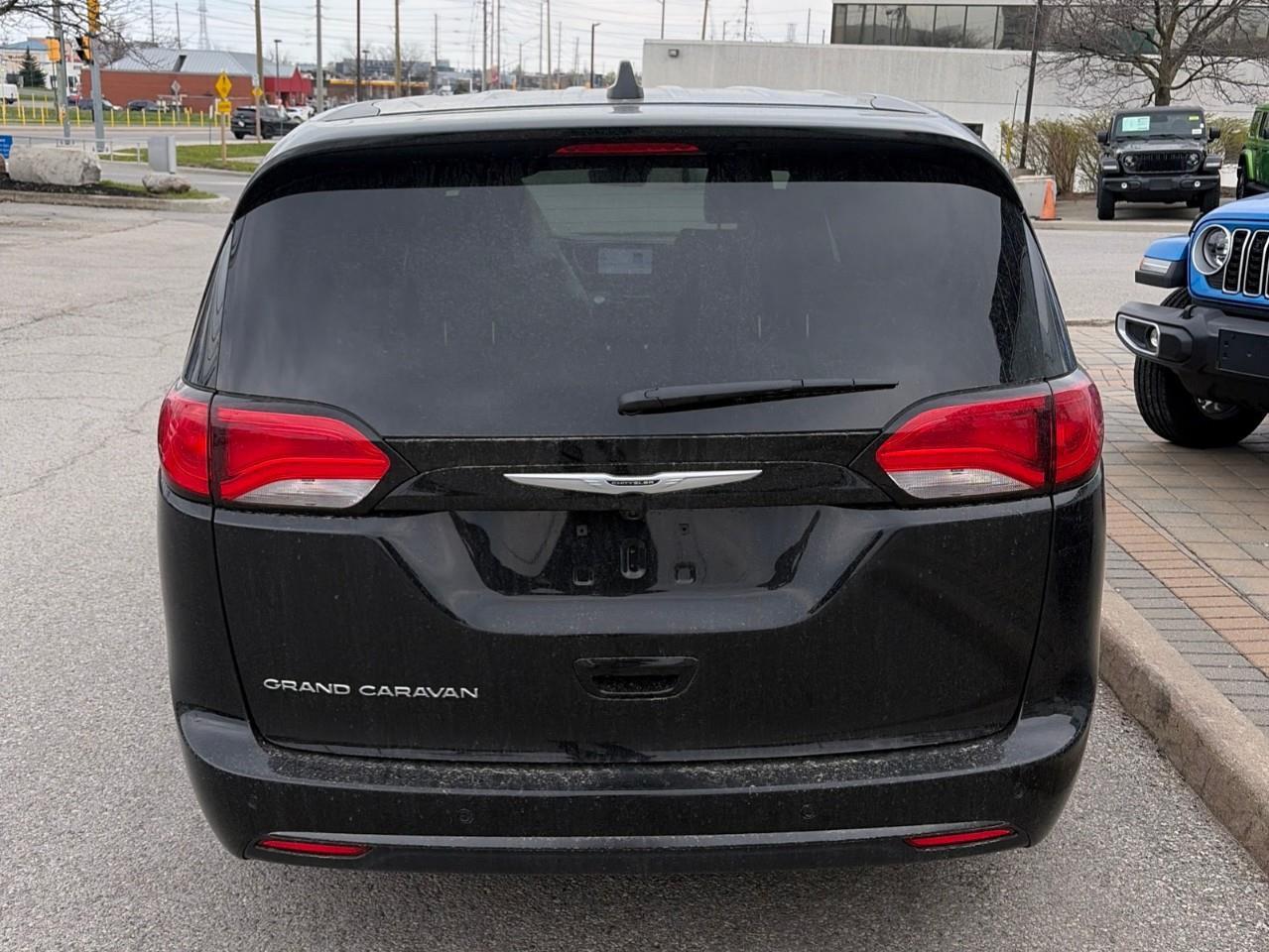 2026 Chrysler Grand Caravan SXT Front-Wheel Drive Passenger Van Photo3
