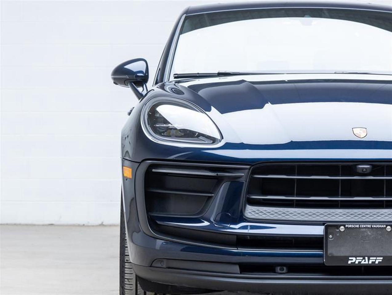 2023 Porsche Macan  Photo