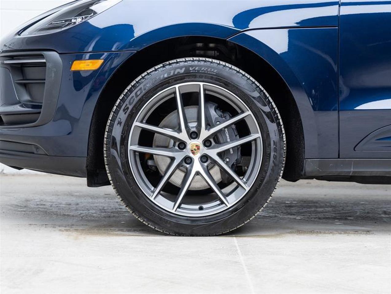 2023 Porsche Macan  Photo