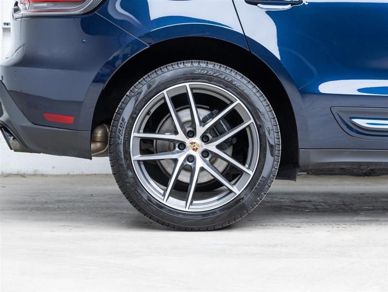 2023 Porsche Macan  Photo