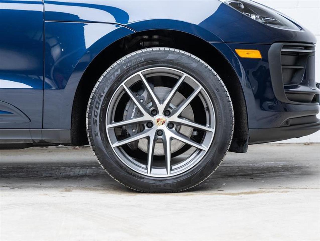 2023 Porsche Macan  Photo