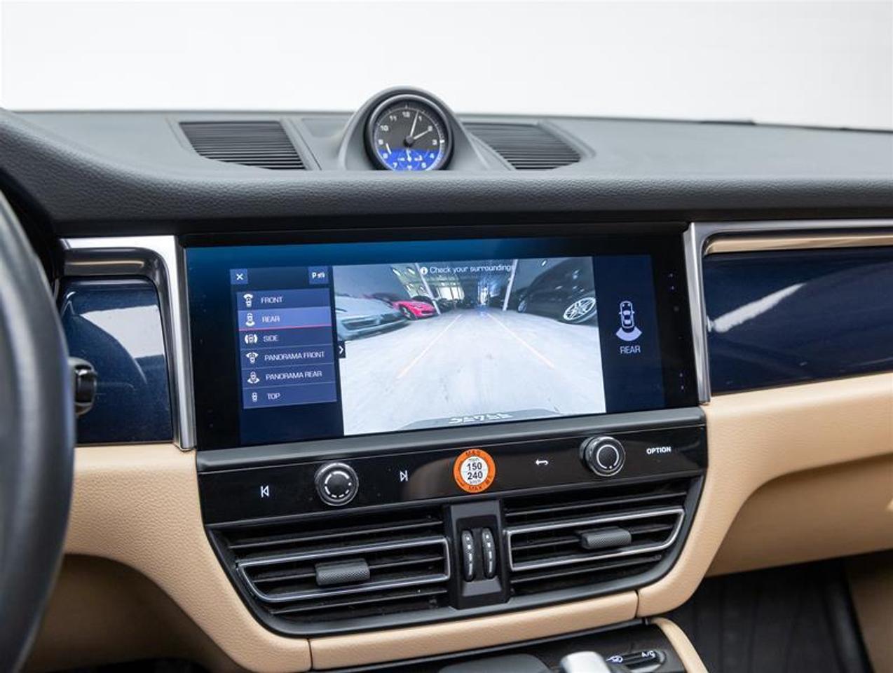 2023 Porsche Macan  Photo
