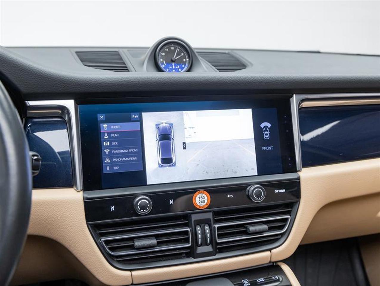 2023 Porsche Macan  Photo