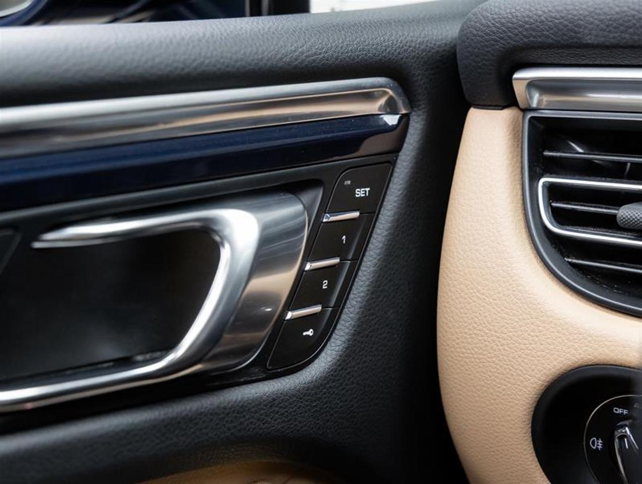 2023 Porsche Macan  Photo