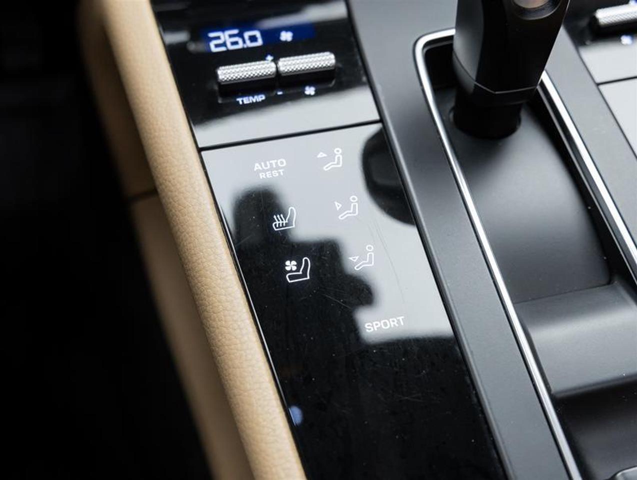 2023 Porsche Macan  Photo