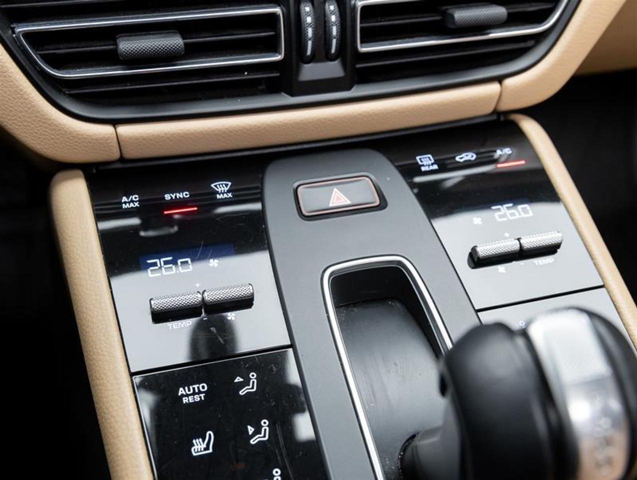 2023 Porsche Macan  Photo