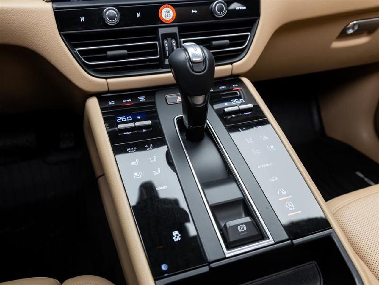 2023 Porsche Macan  Photo