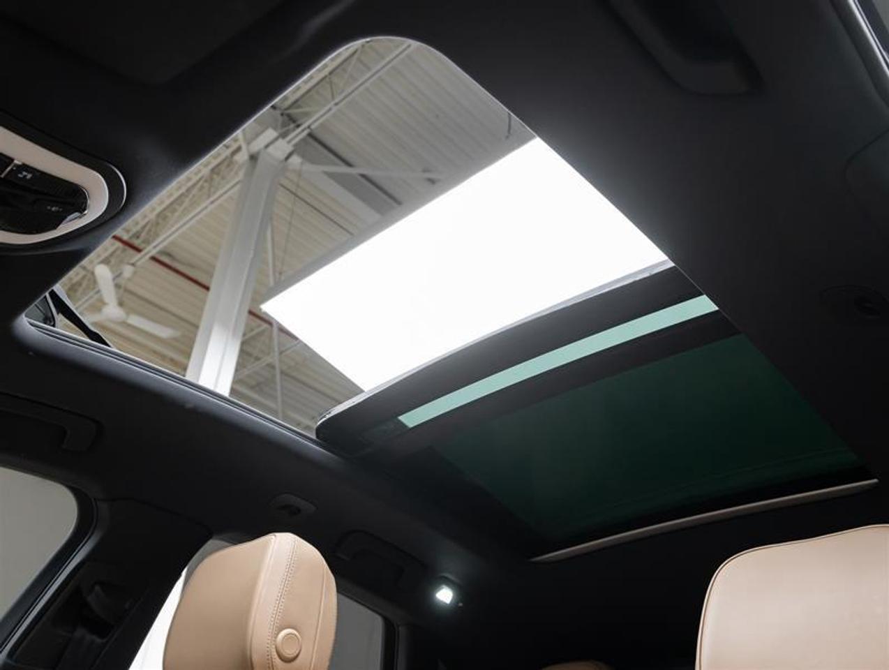 2023 Porsche Macan  Photo