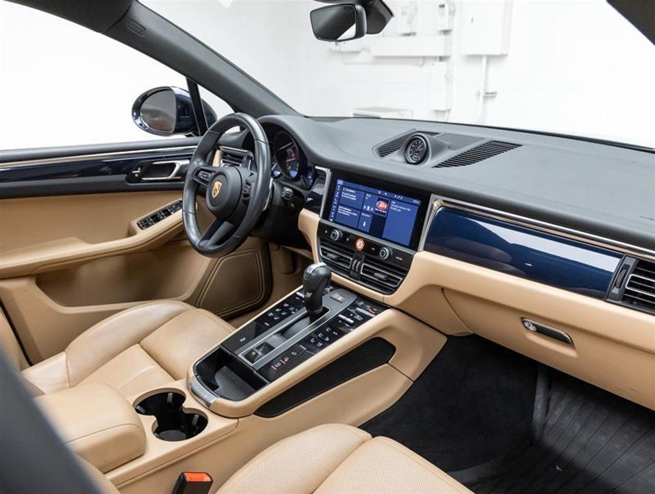 2023 Porsche Macan  Photo