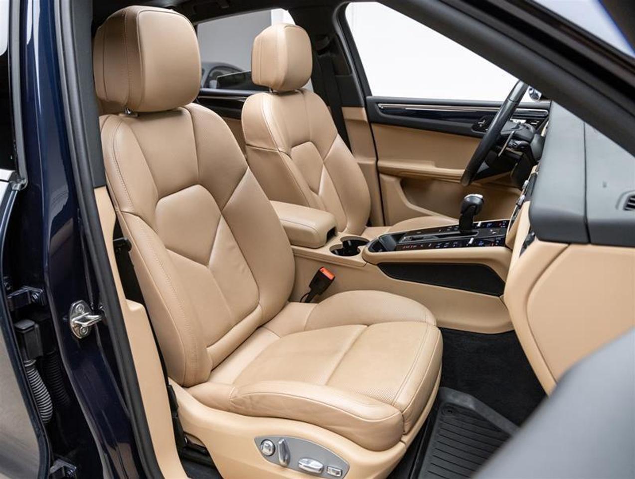 2023 Porsche Macan  Photo
