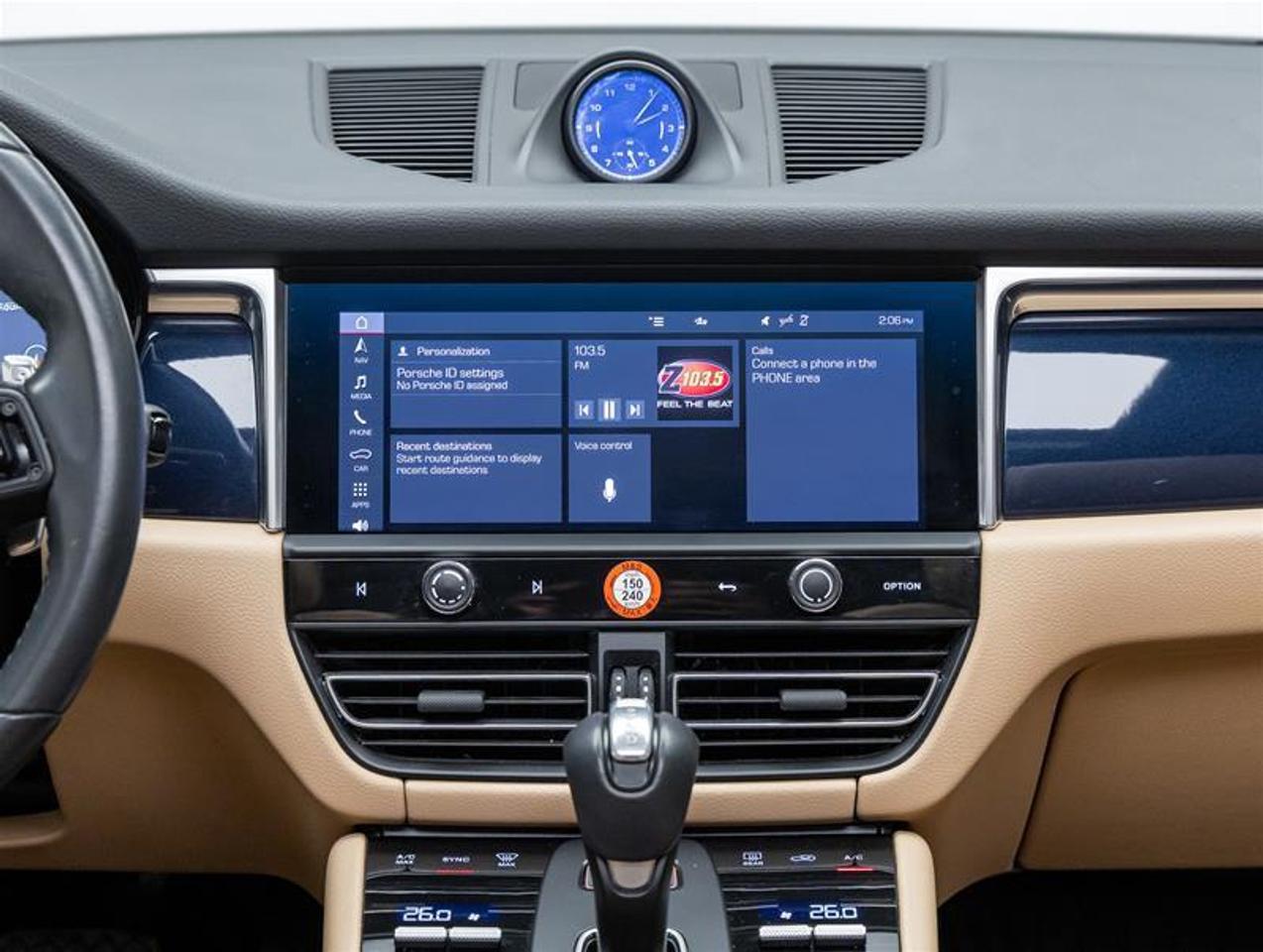 2023 Porsche Macan  Photo