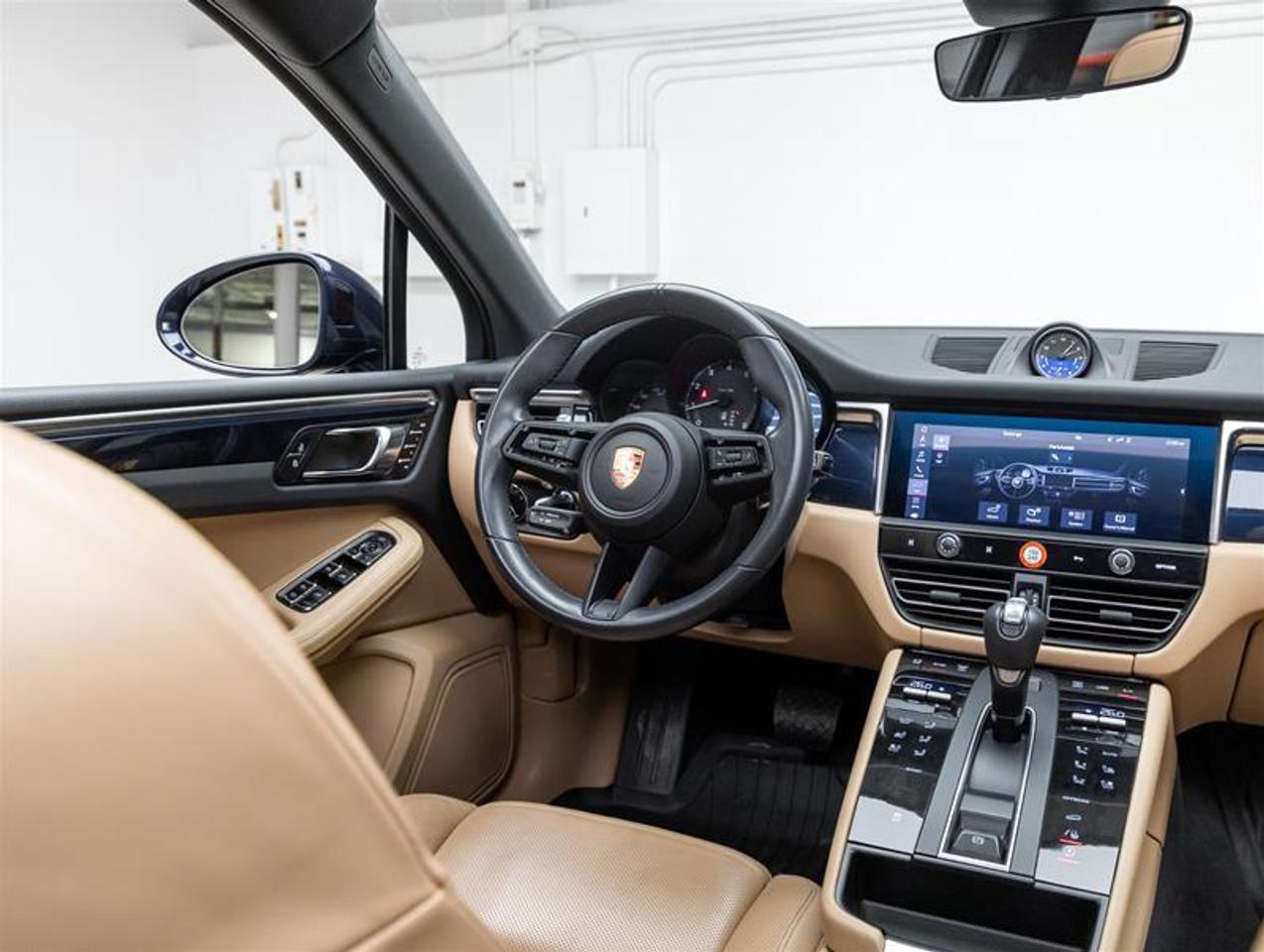 2023 Porsche Macan  Photo