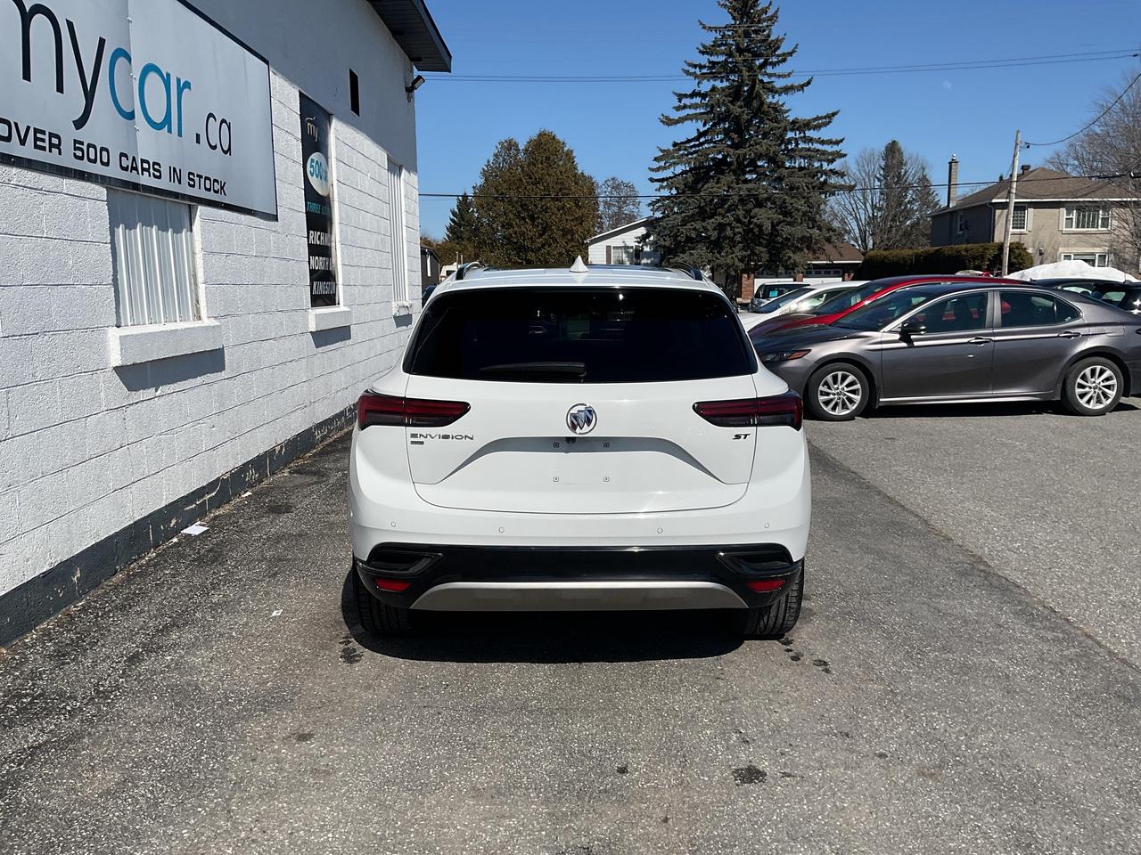 2022 Buick Envision Essence All-Wheel Drive Photo3