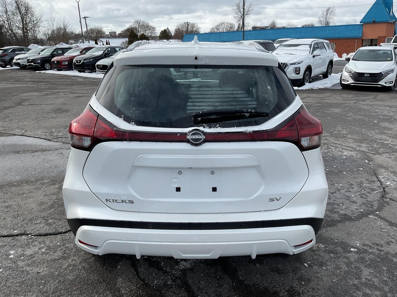 2024 Nissan Kicks SV 4dr Front-Wheel Drive Photo3