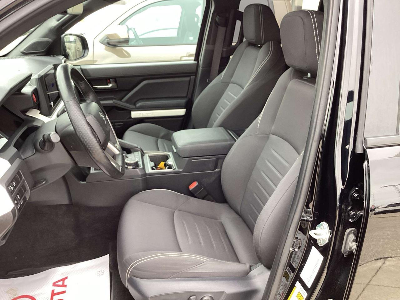 2024 Toyota Tacoma Double Cab TRD SPORT + Photo5