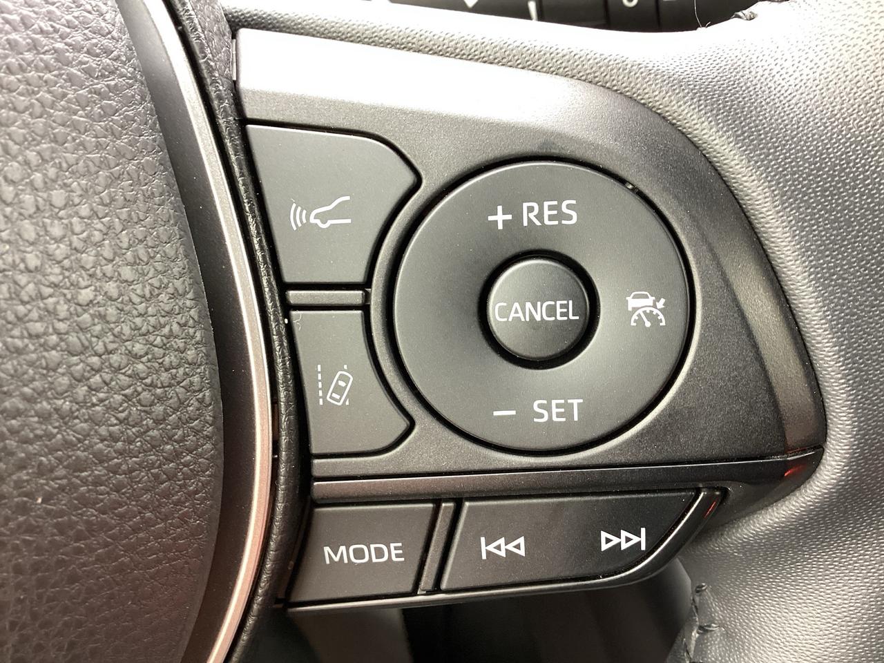 2022 Toyota Corolla Hatchback SE CVT Photo