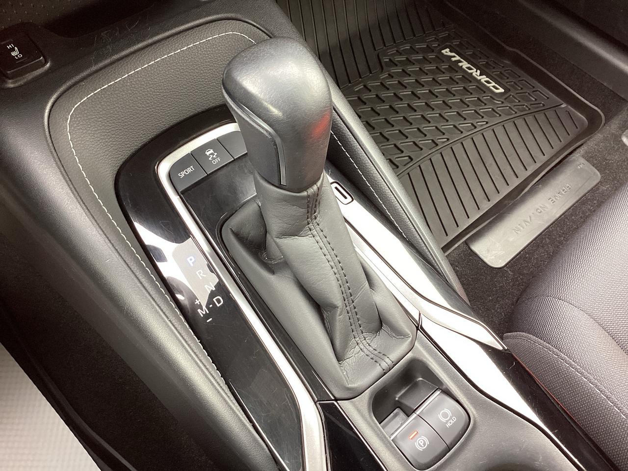 2022 Toyota Corolla Hatchback SE CVT Photo