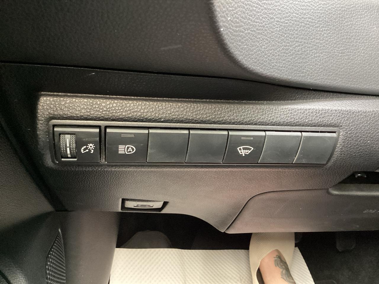 2022 Toyota Corolla Hatchback SE CVT Photo