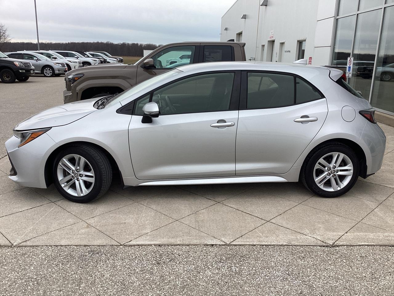 2022 Toyota Corolla Hatchback SE CVT Photo