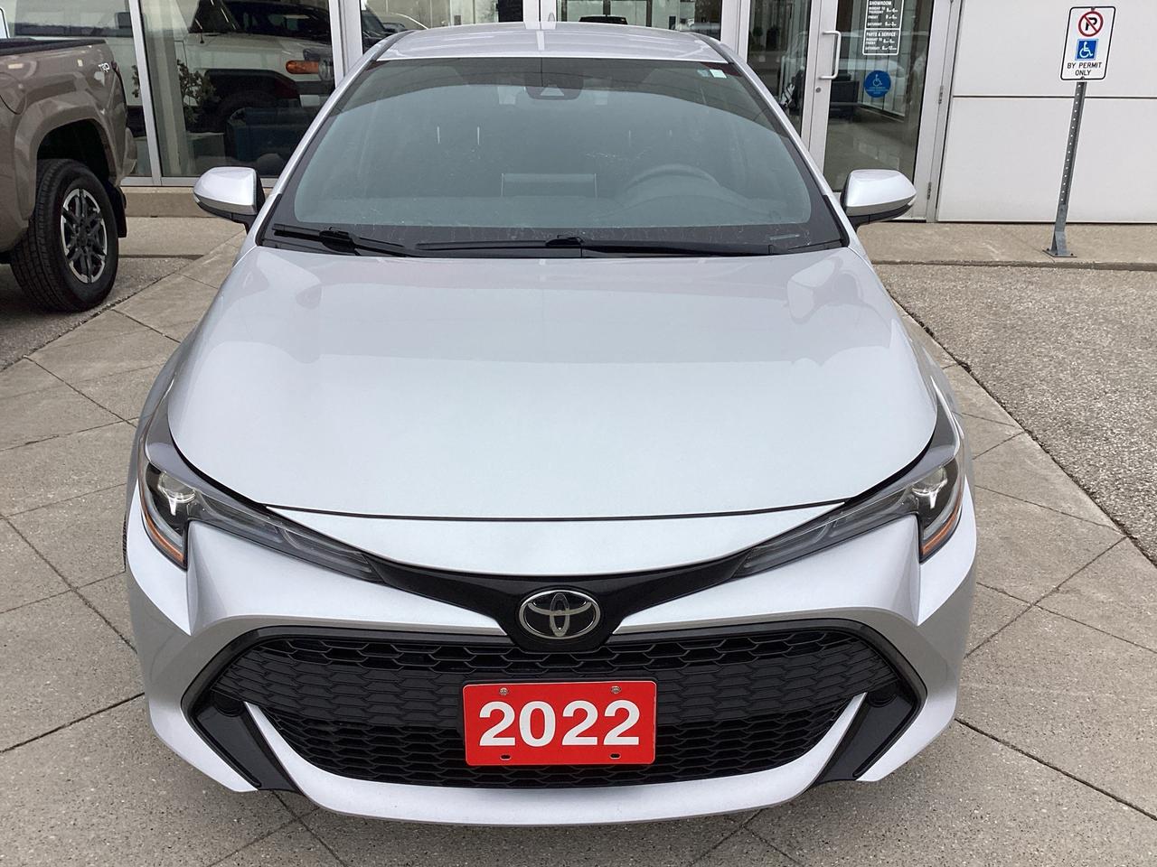 2022 Toyota Corolla Hatchback SE CVT Photo