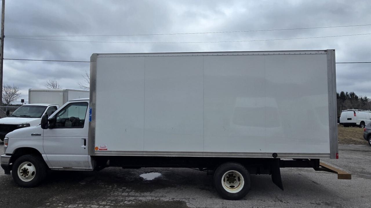 2022 Ford E-450 E-450 16Ft Box - Ramp - 7.3L V8 Gasoline Photo4