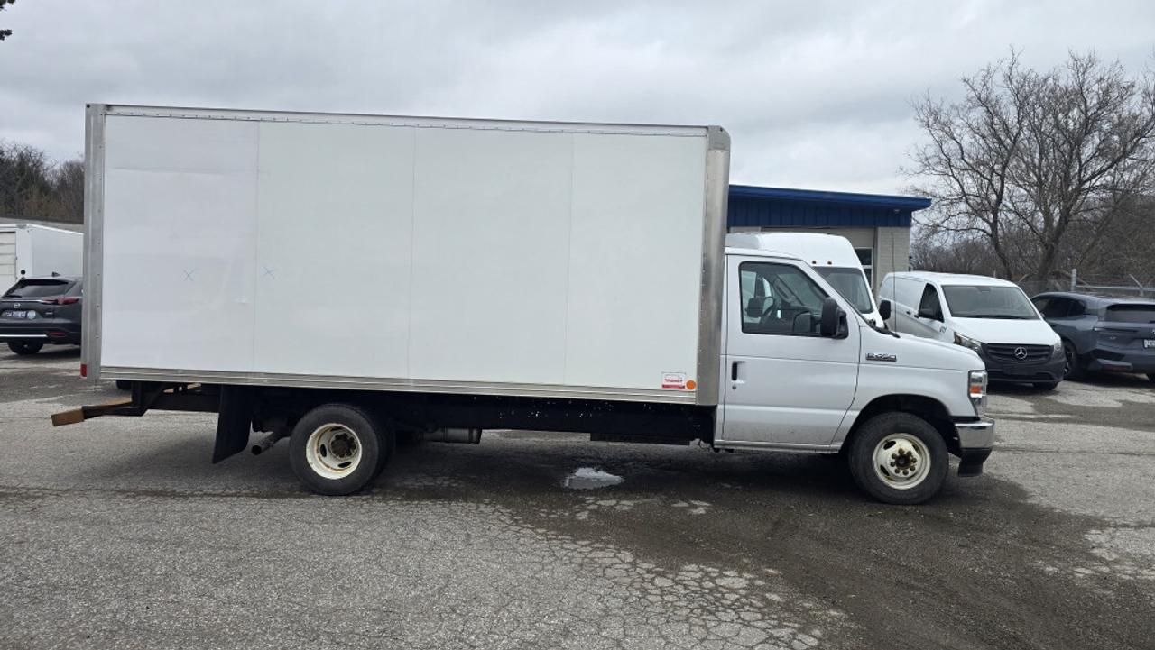 2022 Ford E-450 E-450 16Ft Box - Ramp - 7.3L V8 Gasoline Photo