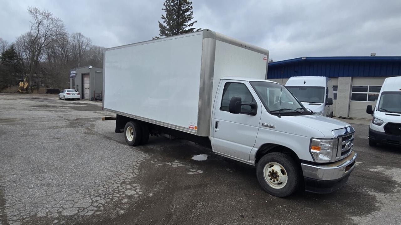 2022 Ford E-450 E-450 16Ft Box - Ramp - 7.3L V8 Gasoline Photo
