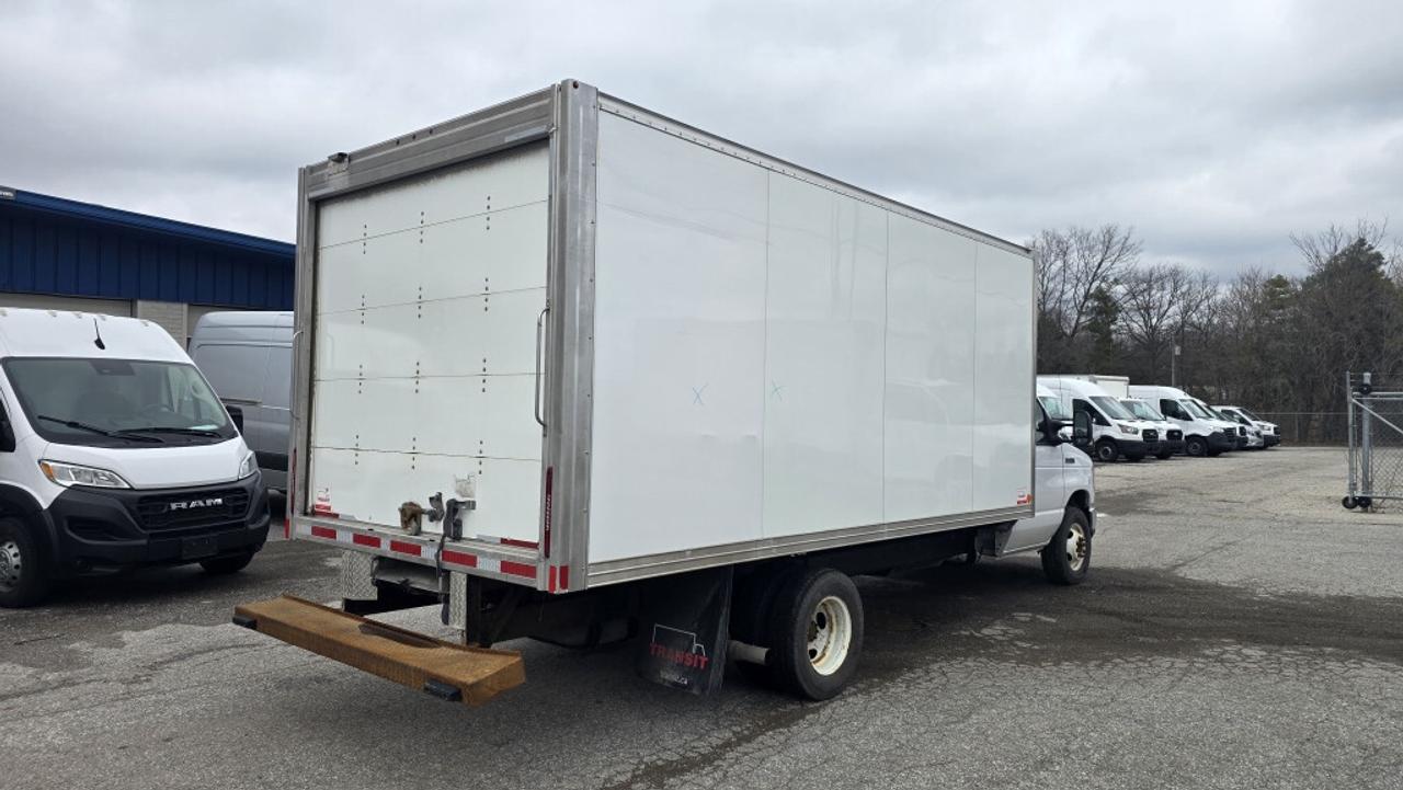 2022 Ford E-450 E-450 16Ft Box - Ramp - 7.3L V8 Gasoline Photo