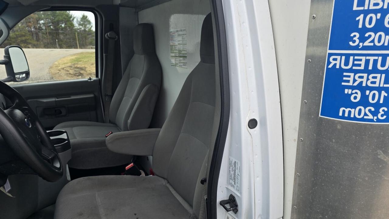 2022 Ford E-450 E-450 16Ft Box - Ramp - 7.3L V8 Gasoline Photo