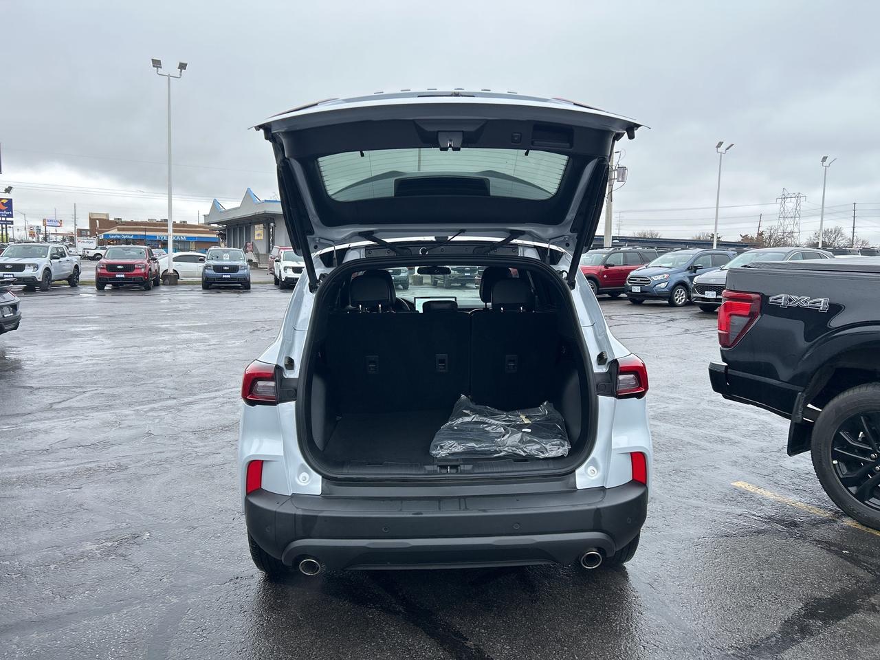 2025 Ford Escape ST LINE AWD 2.5L HYBRID ADAPTIVE CRUISE PANO ROOF Photo